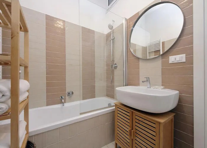 Appartamento Bright Near Metro & Airport Trains *